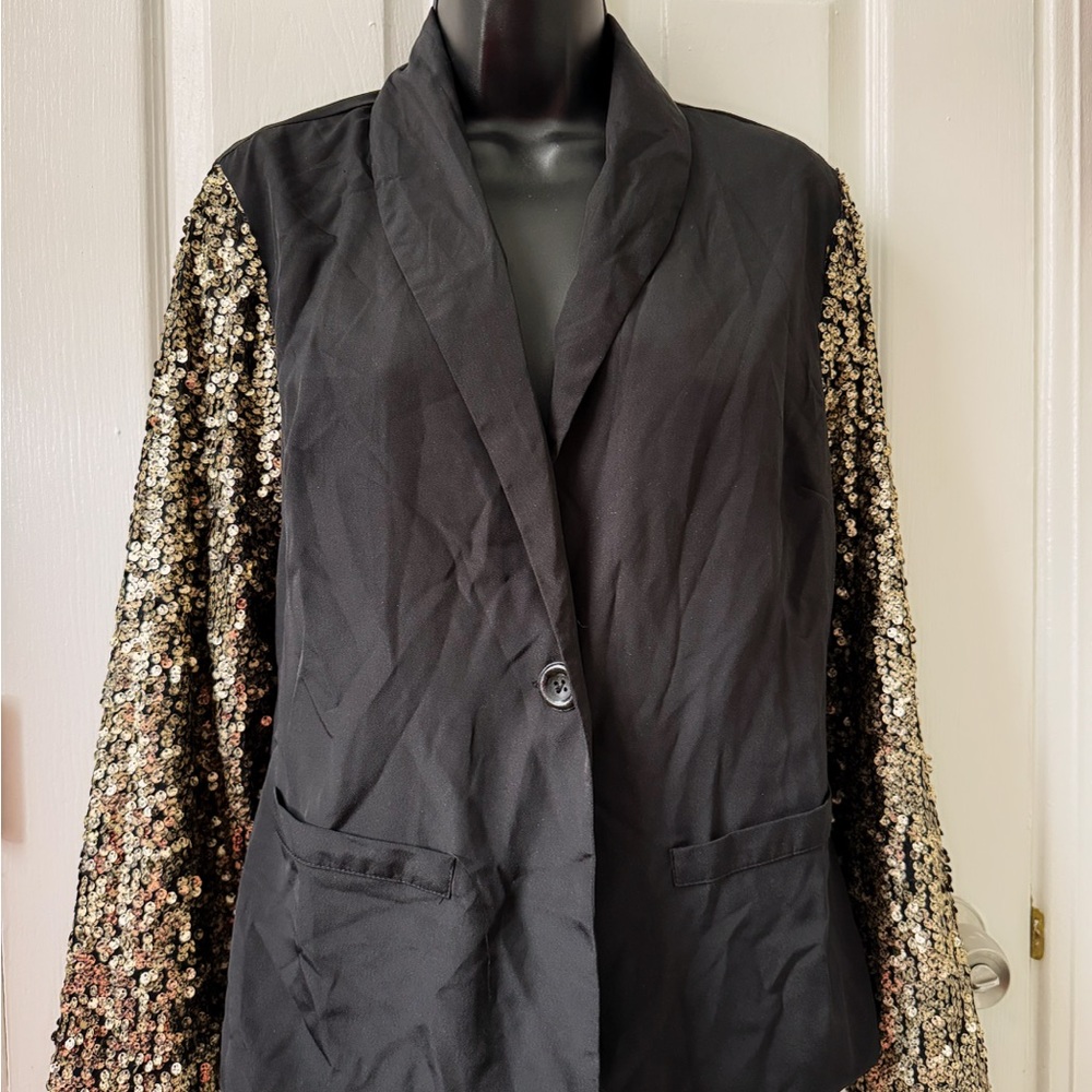Mimi Chica Black jacket w/Gold sequin sleeves Juniors Large
